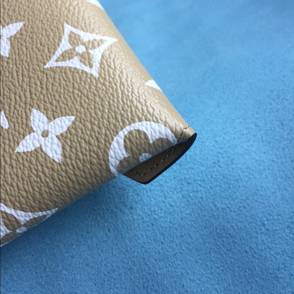 Louis Vuitton Monogram Giant Medium Pochette Beige - Picture 5 of 13